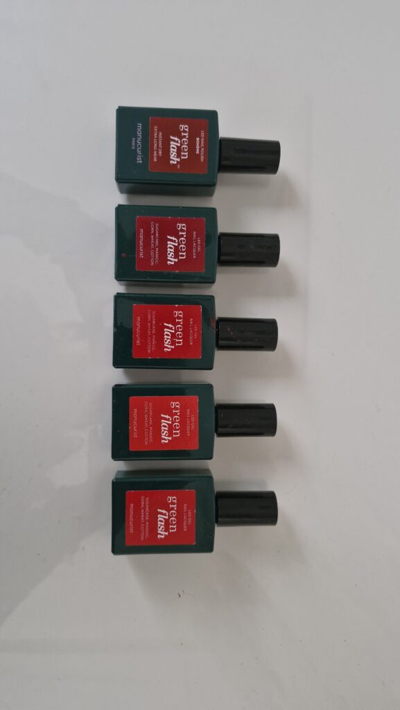 Kit de vernis semi permanent clean manucurist avec lampe UV et vernis